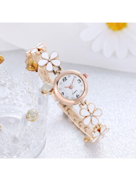 Women\'s White Analog Quartz Bracelet Set Fashion Waterproof Flower Shaped Watch main image 5
